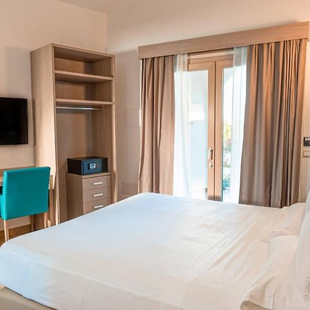 Aqua Sardinia Boutique Hotel Budoni Buitenkant foto