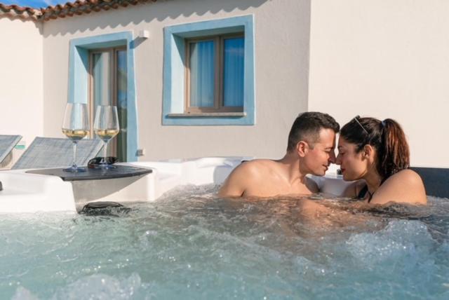 Aqua Sardinia Boutique Hotel Budoni Buitenkant foto